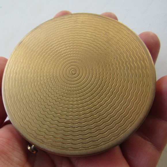 Vintage Dorset Gold and Silver Toned Compact - Picture 2 of 6